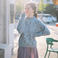 Retro straight V-neck hand-embroidered vest knitte