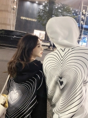 Contrasting color heart-shaped hooded sweater wome