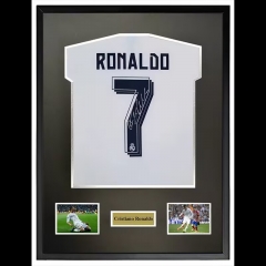 16-17赛季  皇家马德里  c罗元年亲签球衣  证书Icons